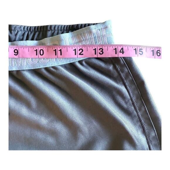 Under Armour Heatgear Loose Fit Athletic Shorts Women's Small Gray - Picture 5 of 6